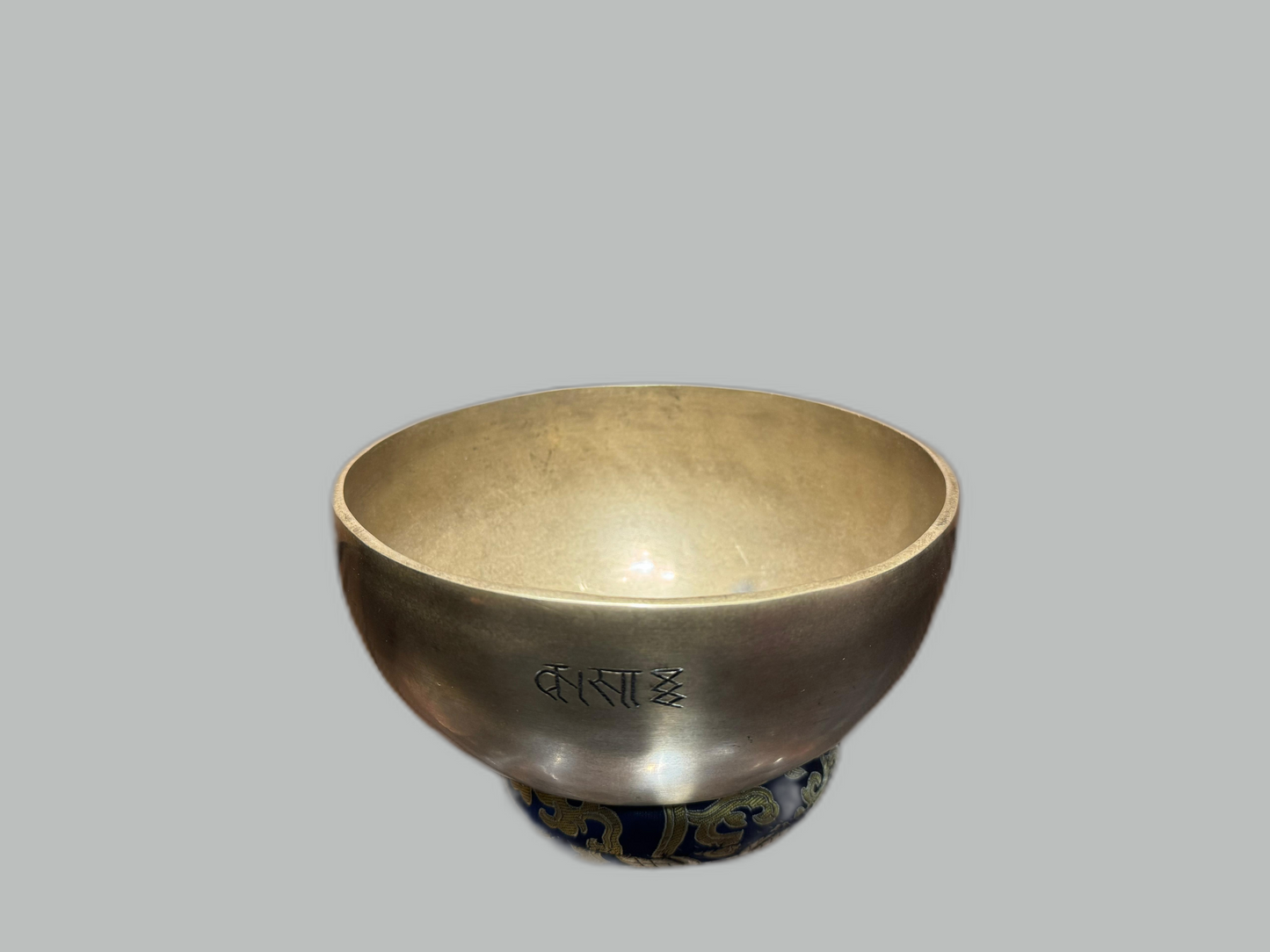 Full Moon Singing Bowl | 20 cm | F Frequency