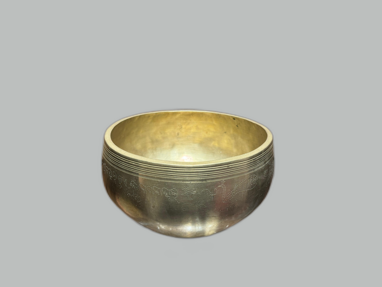 Antique Singing Bowl | 17cm | D Frequency