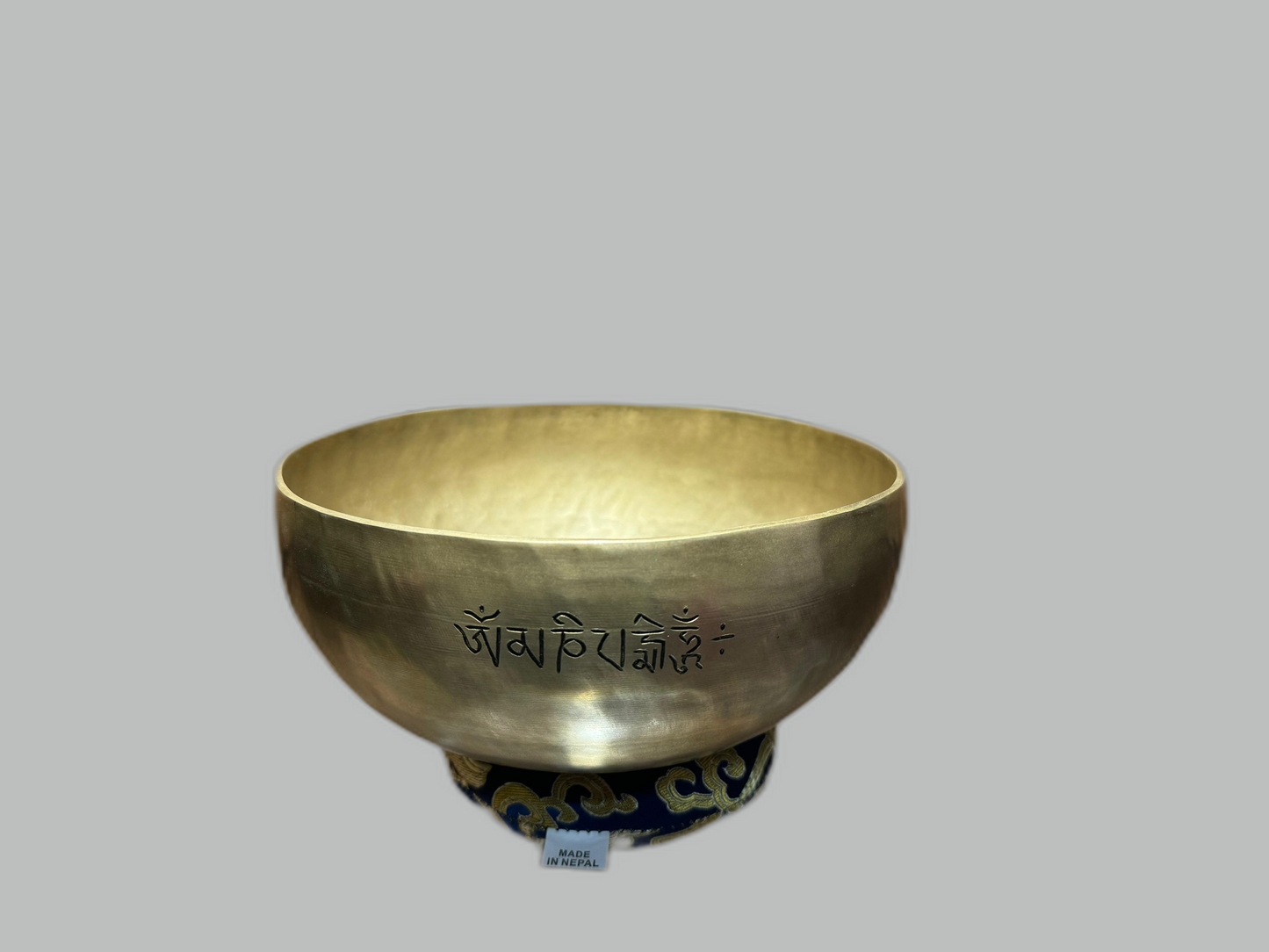Full Moon Singing Bowl | 21cm | A Frequency