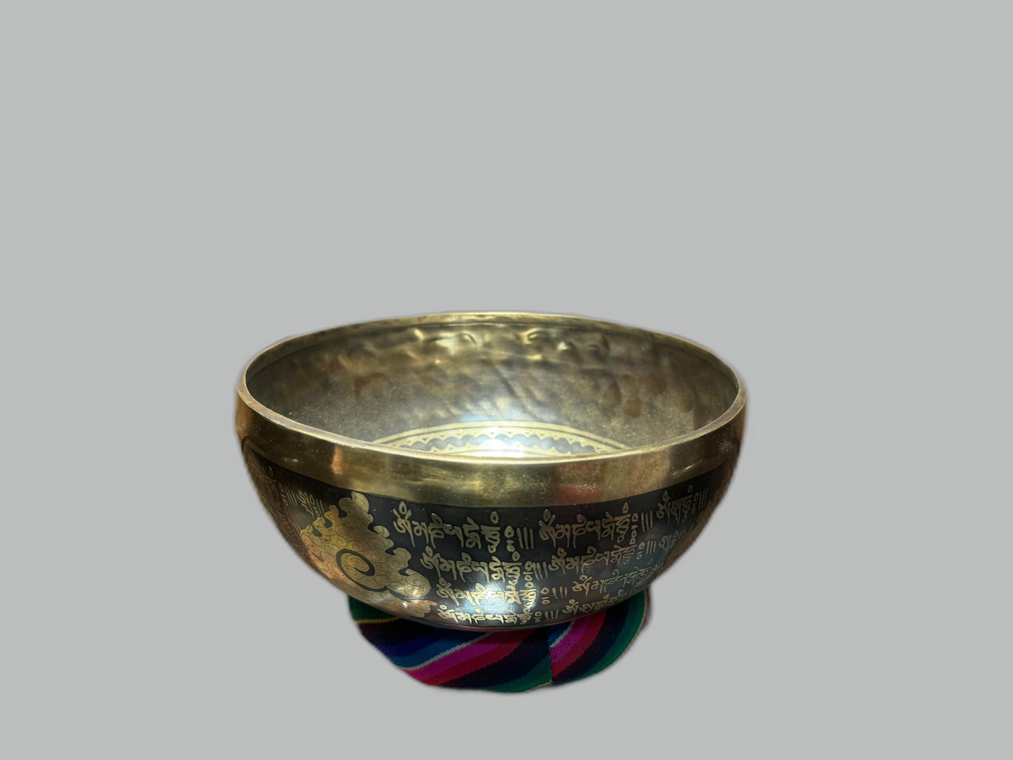 Tibetan Singing Bowl | 24cm | G Frequency