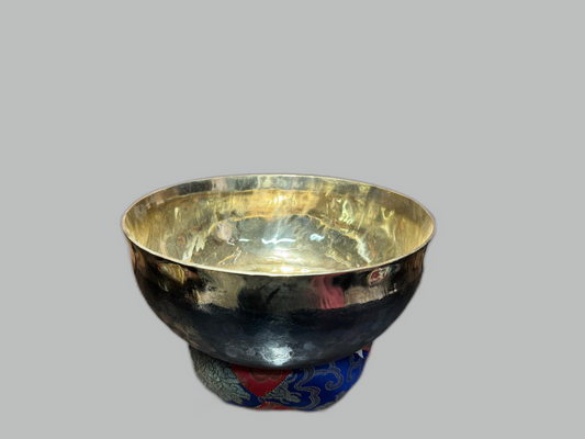 Antique Singing Bowl | 17cm | C Frequency
