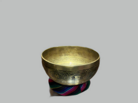 Tibetan Singing Bowl | 21cm | D/E Frequency